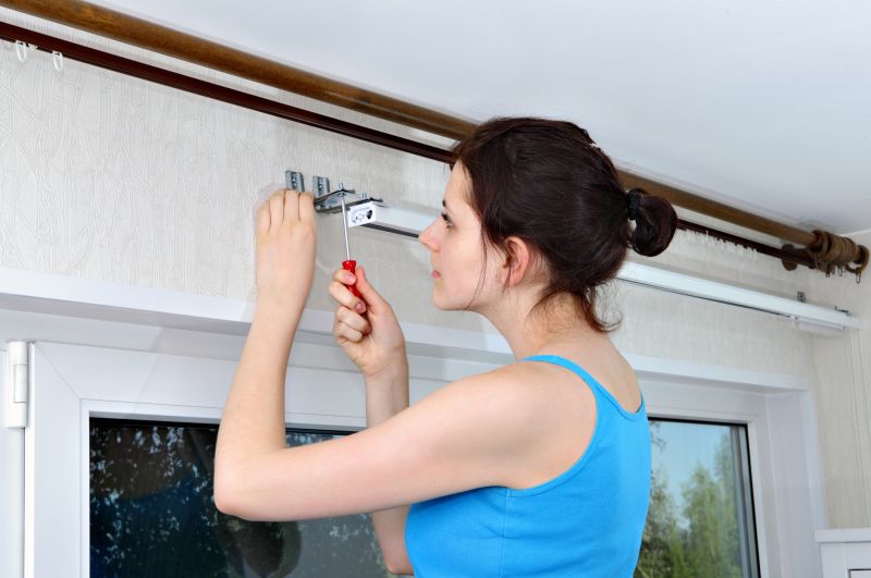 Blinds Hanging Service in Alpharetta, GA