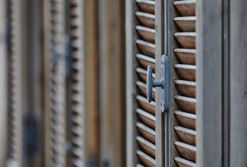 Shutter Reattachment in Alpharetta, GA